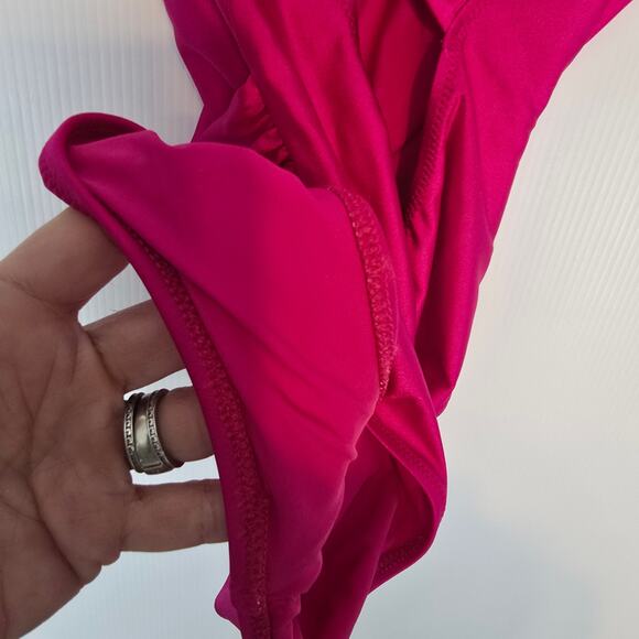 L'Agence Shimmer Solids Lisa Plunge One-Piece Swimsuit Fuchsia  Small NEW - Picture 8 of 10